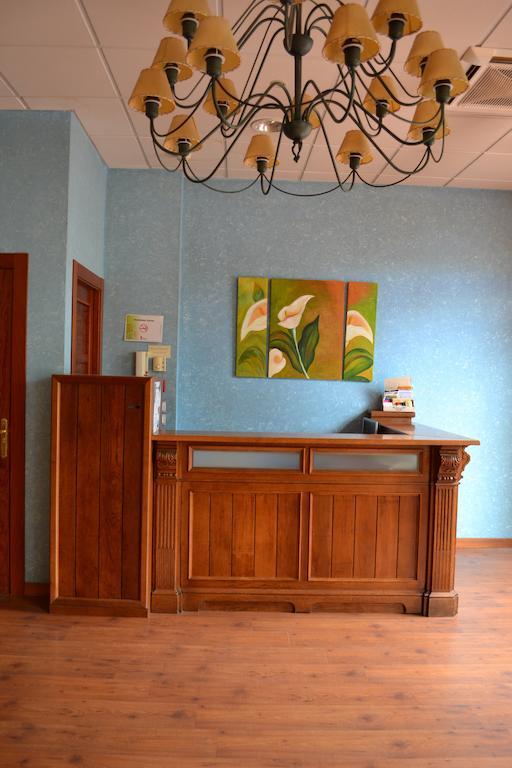 Hostal Quevedo León Extérieur photo